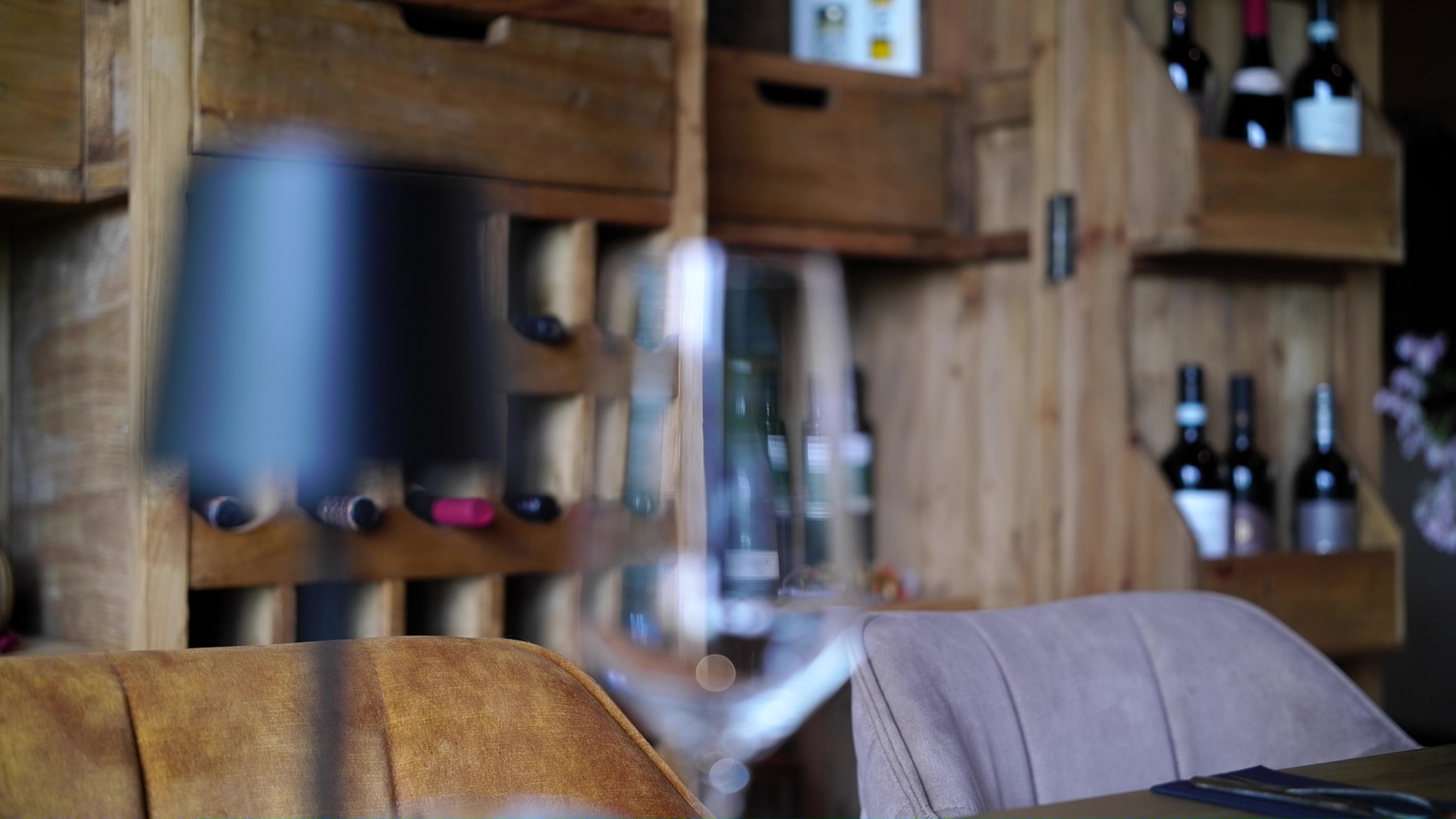 NOVANTA · Wein und Ambiente
